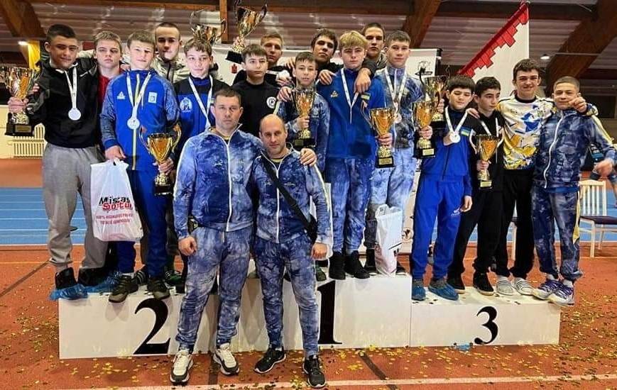 Збірна команда України U-15 з греко-римської боротьби на міжнародному турнірі у Литві.