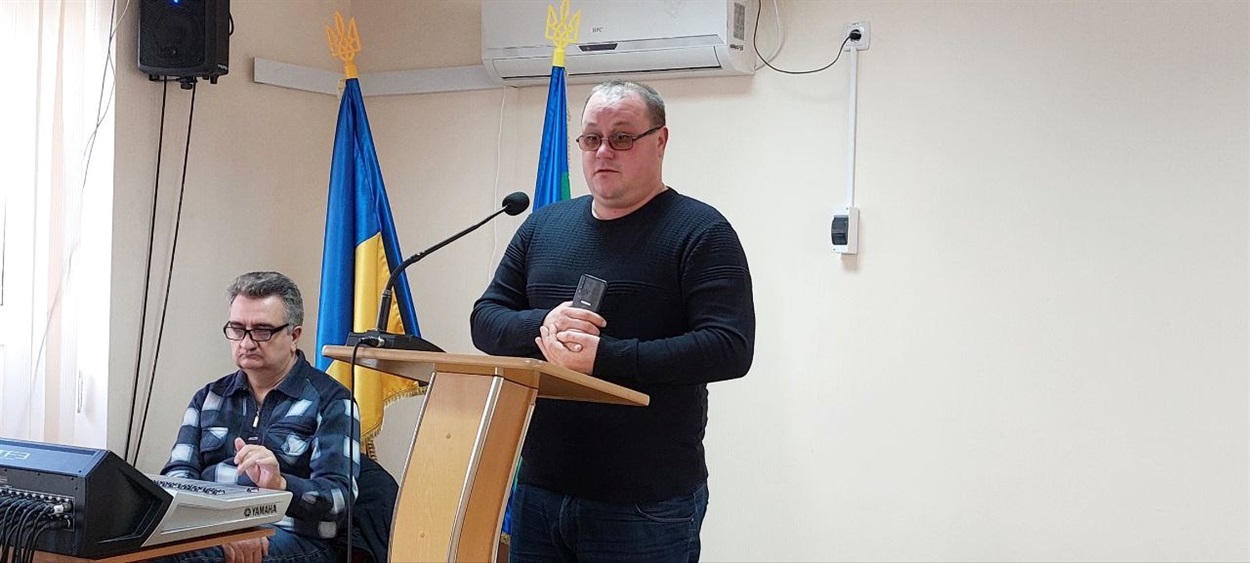 Сергій Шурабура з трибуни повідомив, що тепер приїжджатиме на кожну сесію Южноукраїнської міської ради.