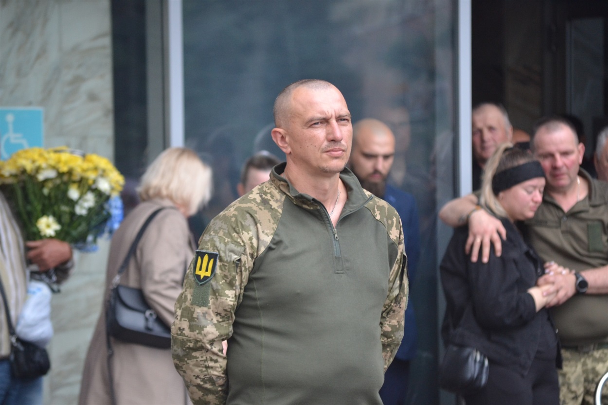 Побратим загиблого воїна Дениса Садчука