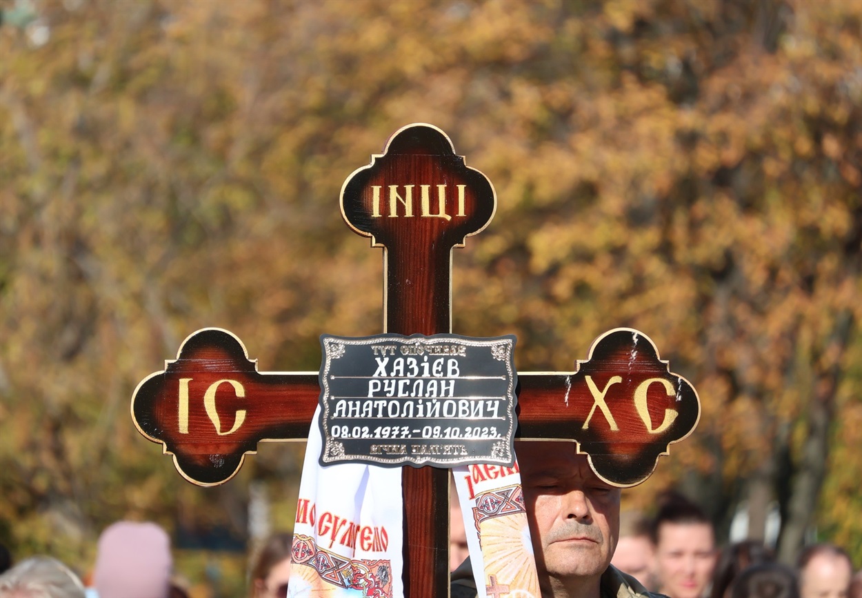 Руслан Хазієв народився в селищі Костянтинівка