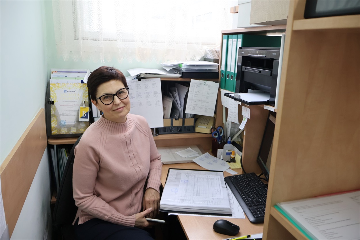 Оксана Петренко у своєму кабінеті в ліцеї № 5