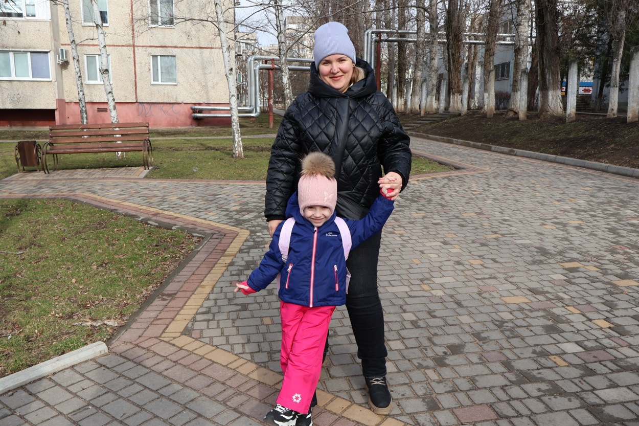 Альона Скиба з донечкою.