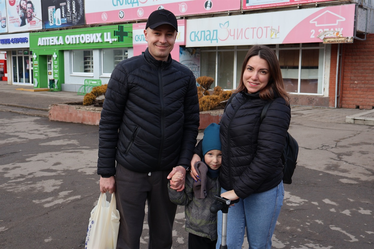 Подружжя Кондратьєвих з сином Орестом.