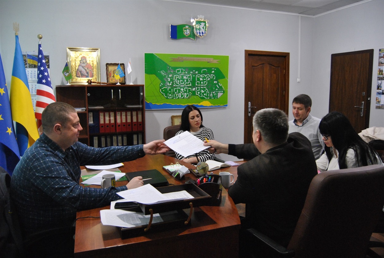 Під час наради обговорюють подальші плани