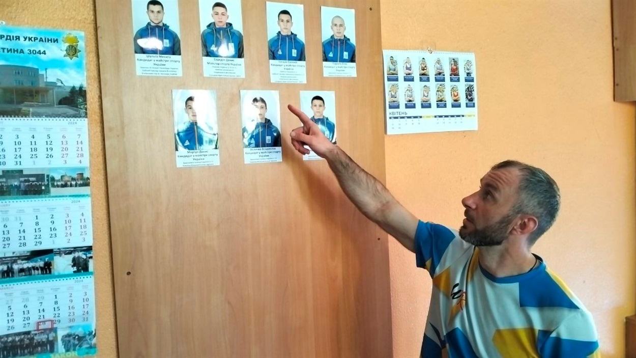 Трене демонструє найкращих вихованців