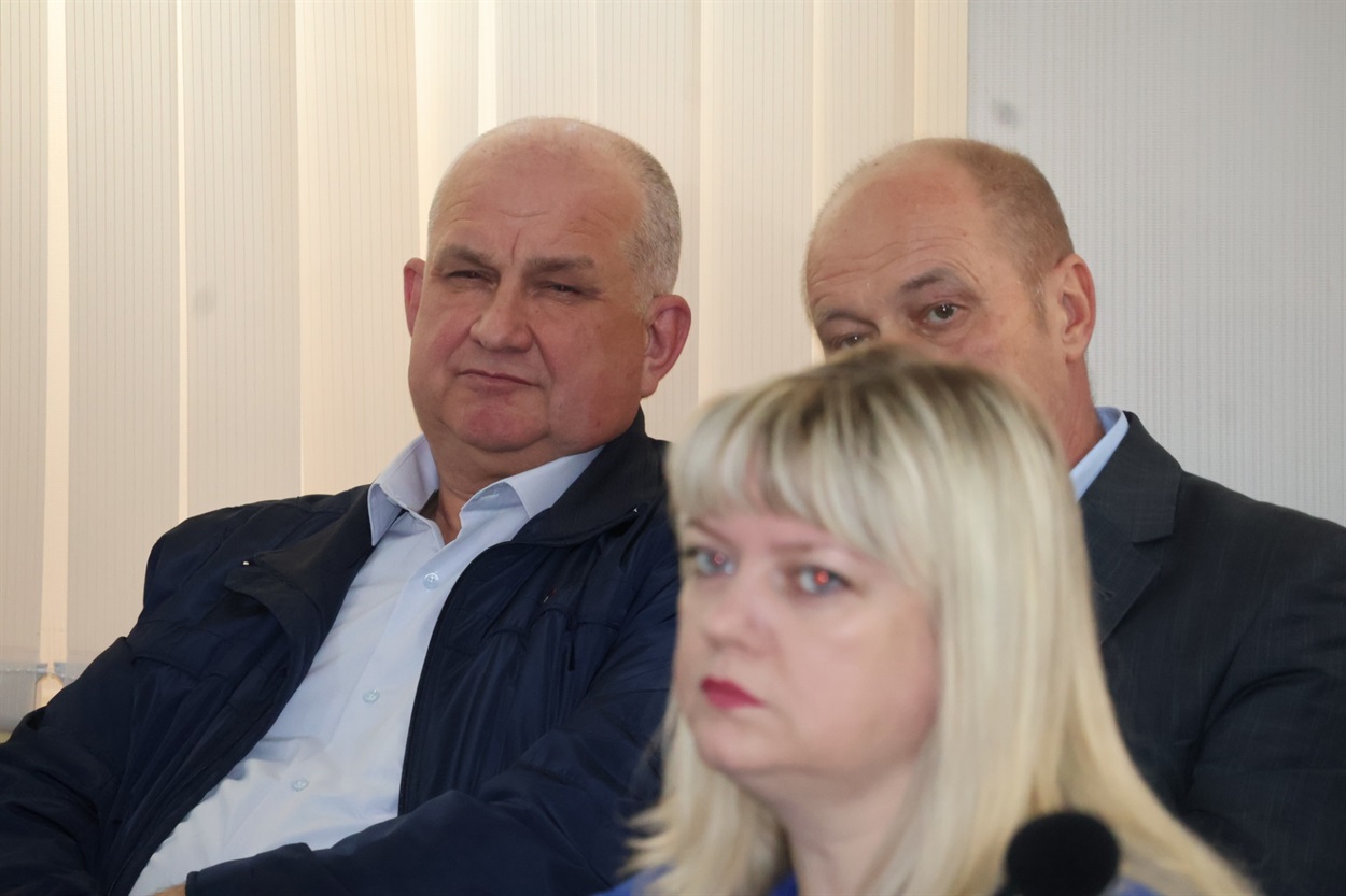 У залі були присутні Володимир Прохоров - керуючий санацією КП ТВКГ арбітражний керуючий та Ігор Дорофєєв -  директор технічний КП ТВКГ. 