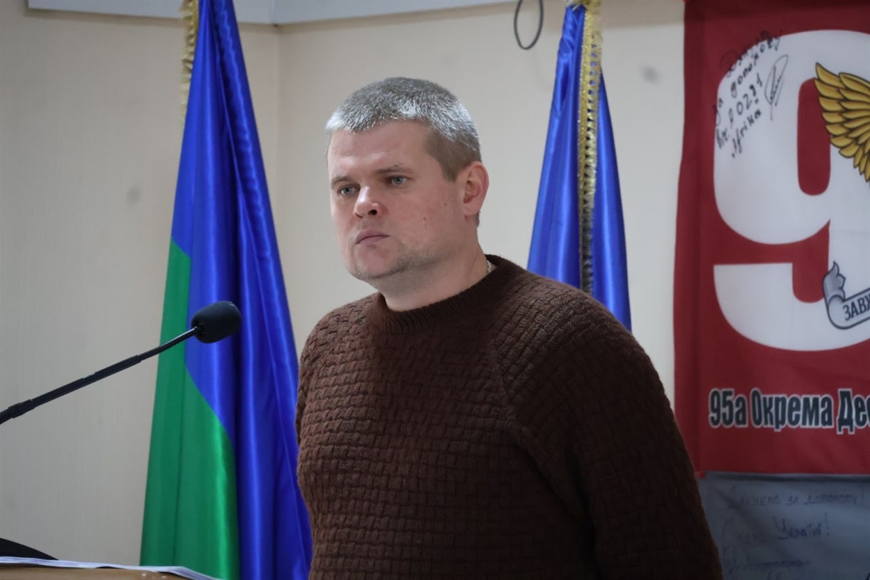 Доповідає Андрій Лопушенко - начальник відділу комунальної власності УЖКГ.