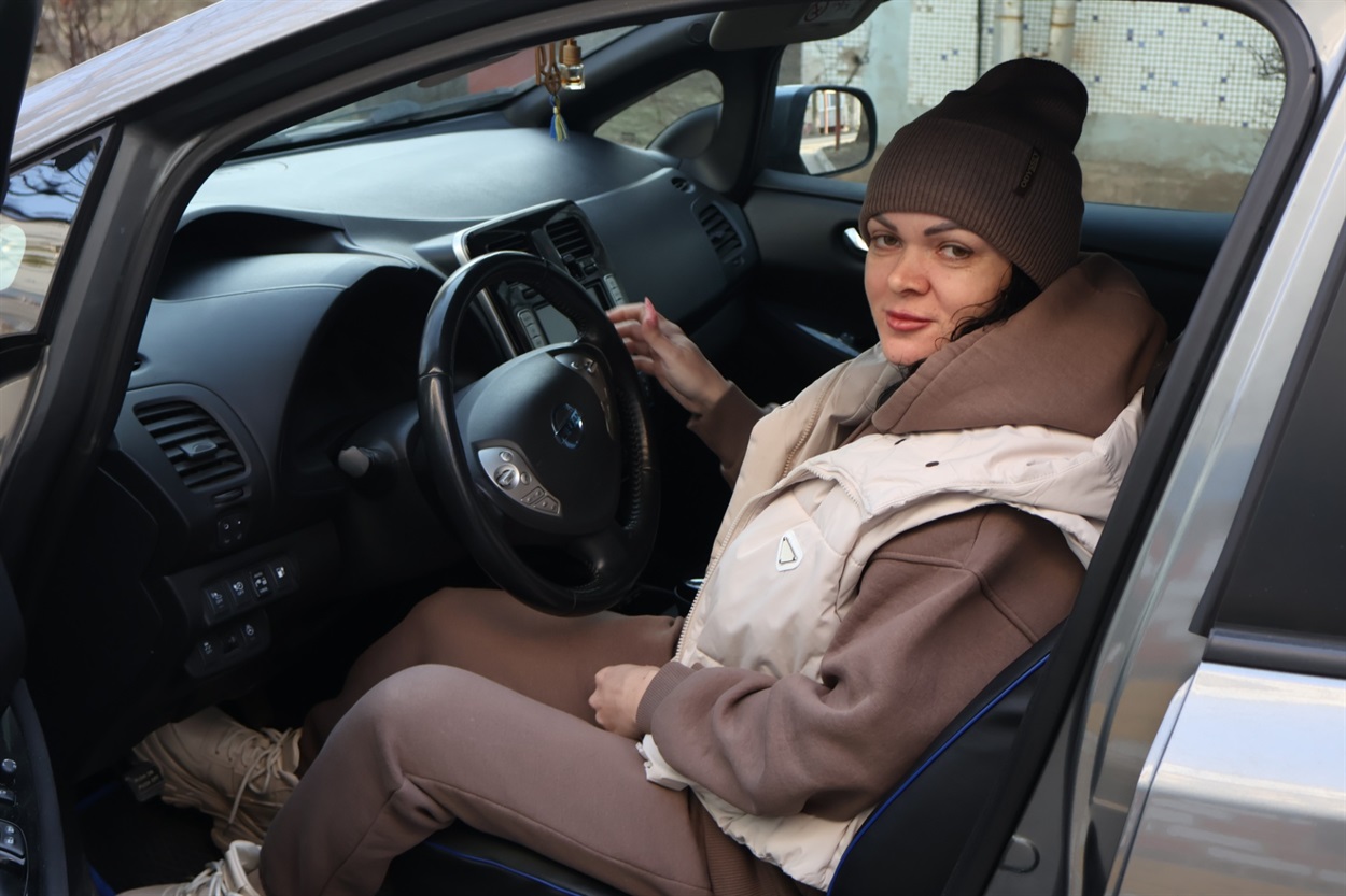 Ірина Єфімова за кермом свого улюбленого електрокара.