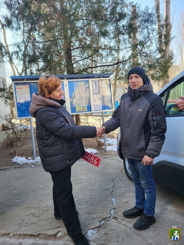 Новий автомобіль для мобільної бригади соціально-психологічної допомоги, призначений для оперативного реагування на випадки насильства.