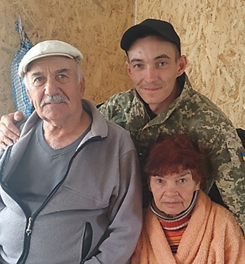 Останнє фото онука з улюбленою бабусею Катею та дідусем Віктором.