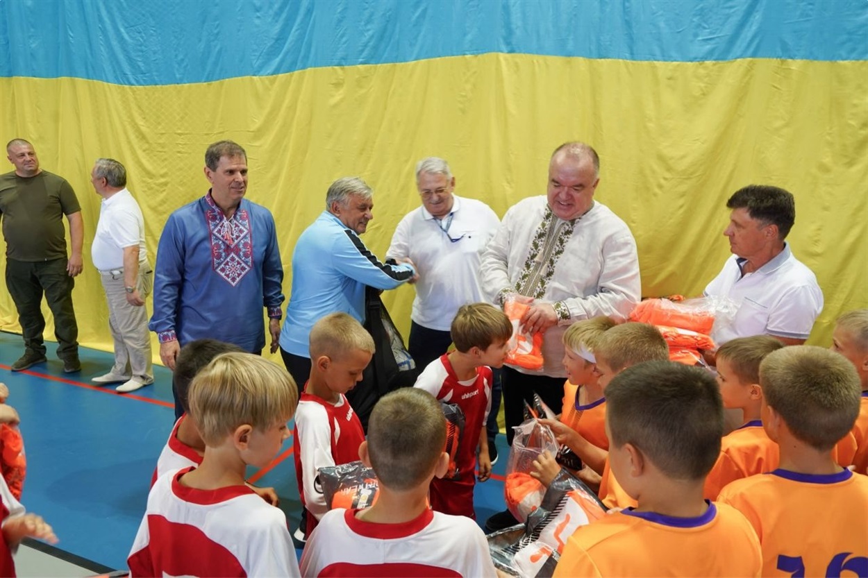 Керівництво ПАЕС відкриває новий дитячий майданчик у місті-супутнику АЕС