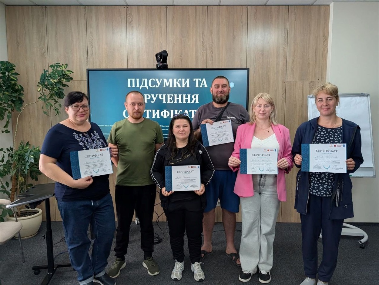 Денис Мякіньков з випускниками «Комп’ютерні курси 2.0»
