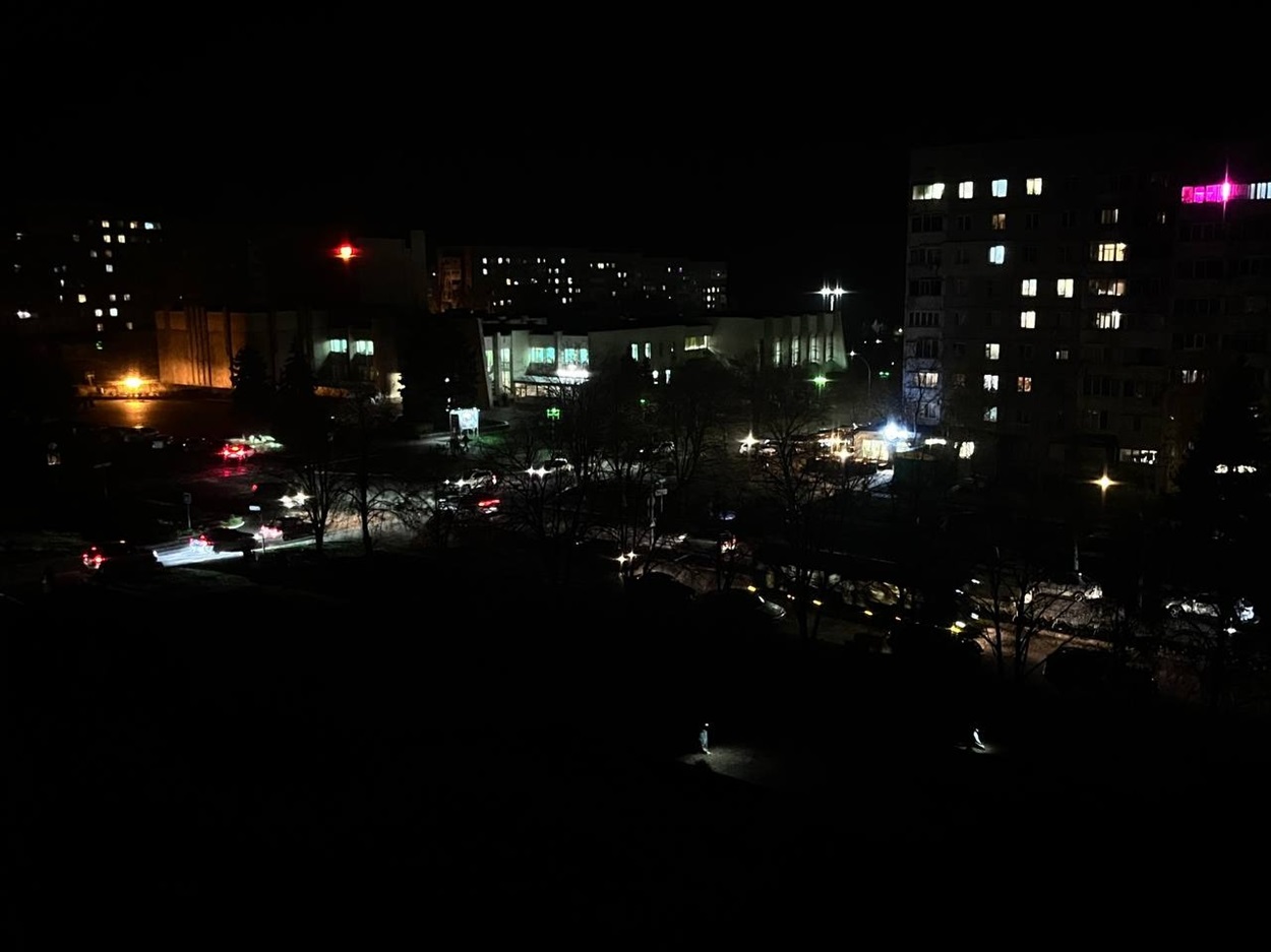 Проспект Незалежності без освітлення. 10 листопада 2025 р.