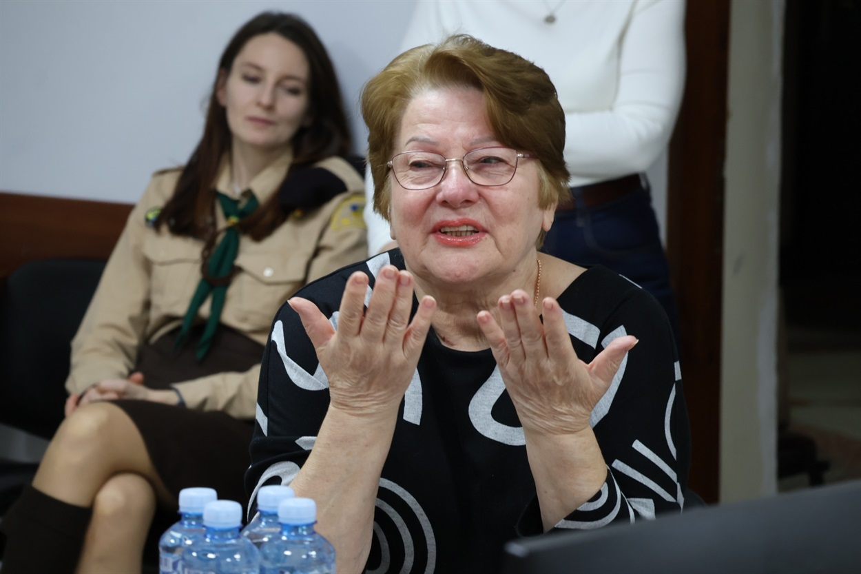 Тетяна Коломійчук підтримує та розвиває в ліцеї №5 ініціативи молоді.