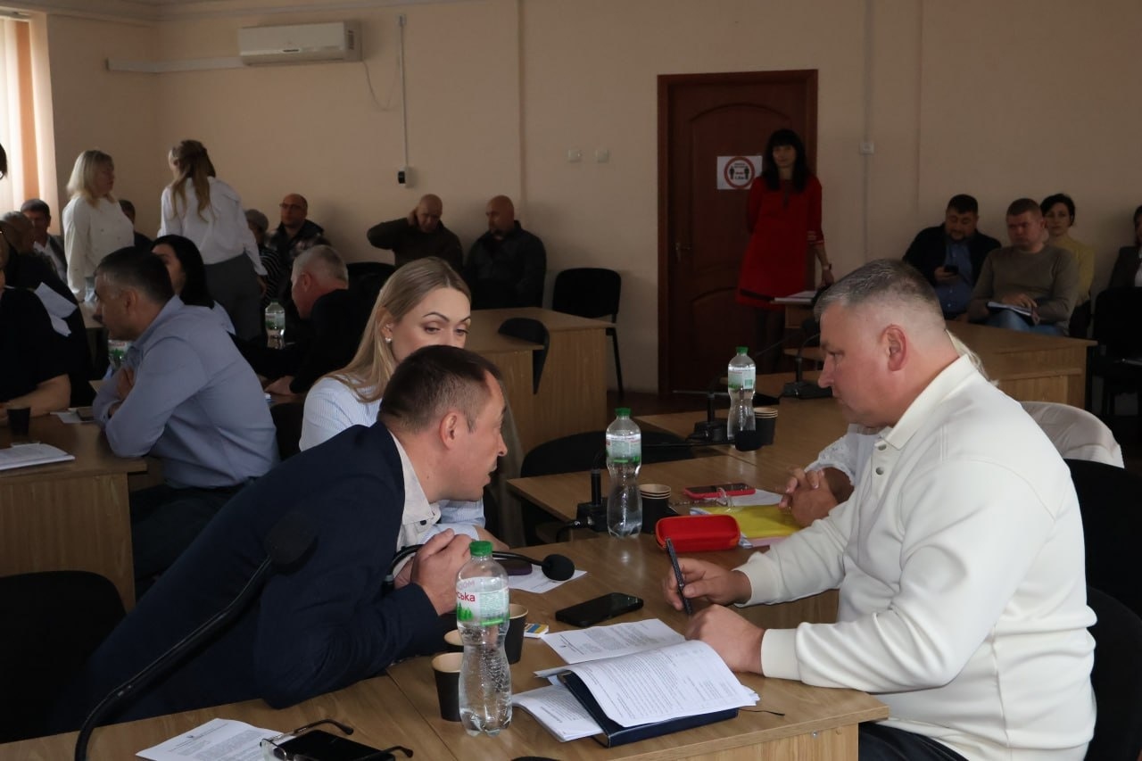 Премію мерові не знизили, заступника не поновили, до Кабміну звернулися: 65 сесія – остання частина