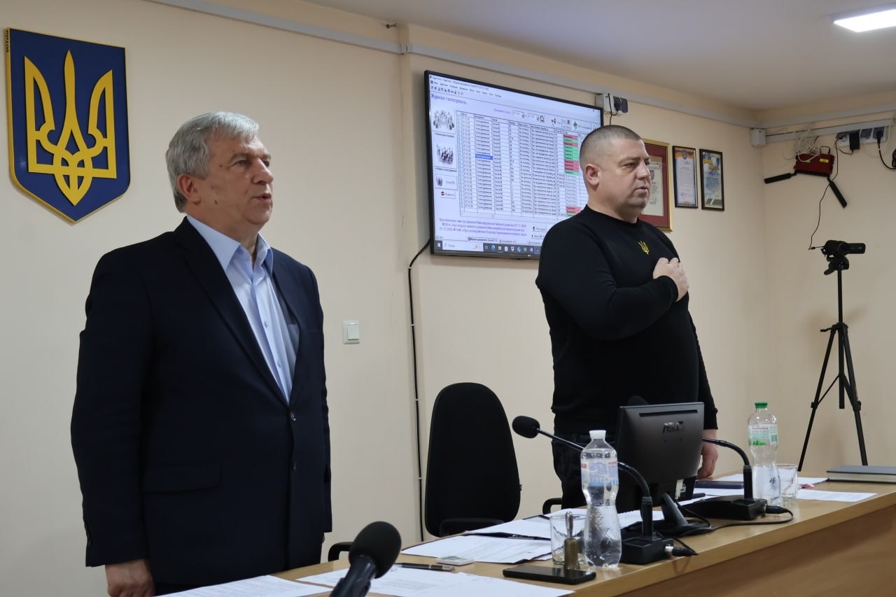 Премію мерові не знизили, заступника не поновили, до Кабміну звернулися: 65 сесія – остання частина