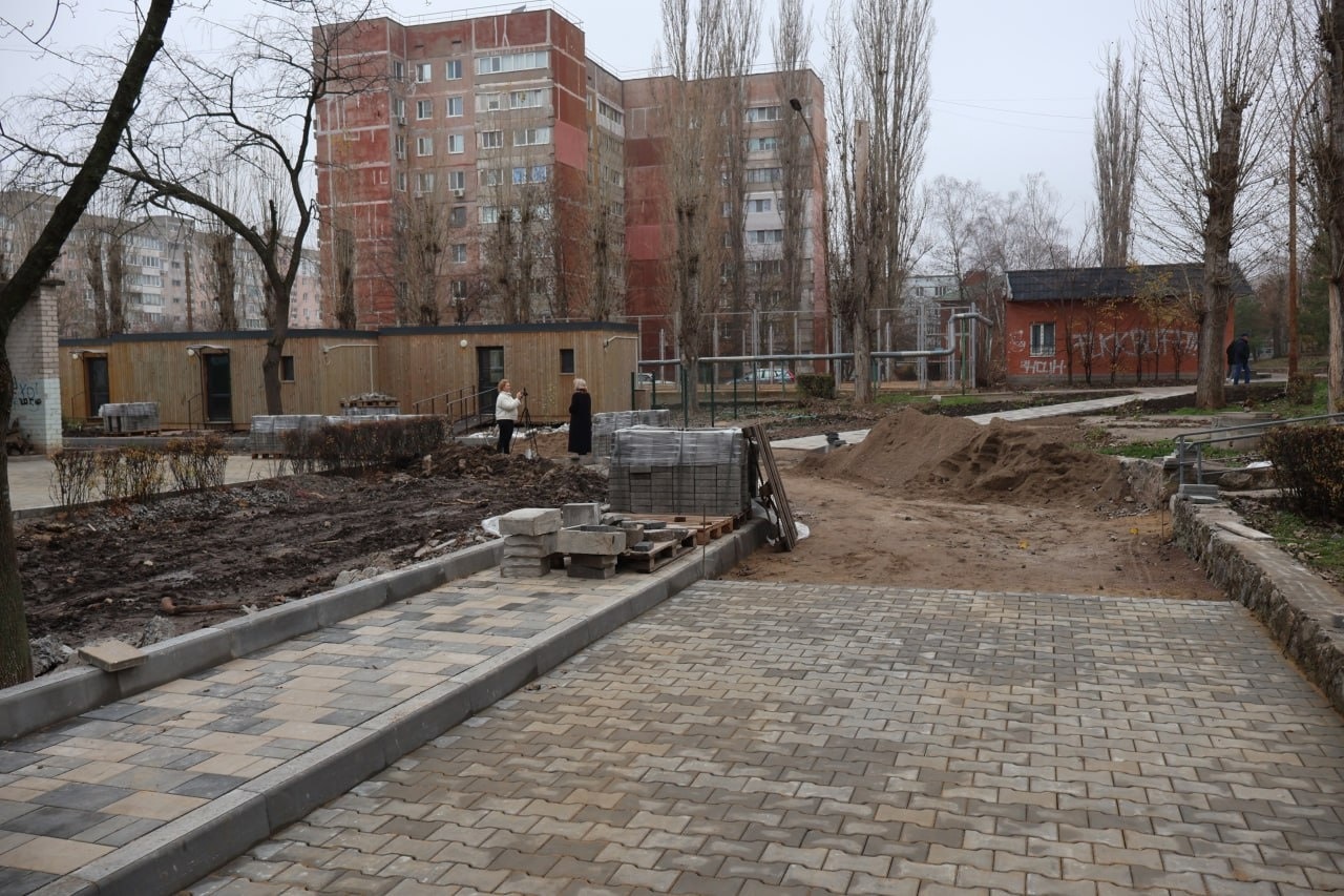 Були сходи – стали пандуси: у Південноукраїнську створюють безбар'єрний доступ. Відео