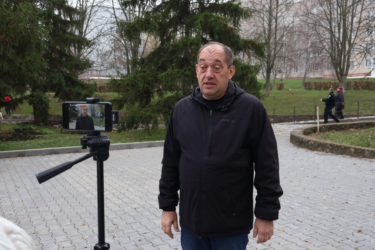 Були сходи – стали пандуси: у Південноукраїнську створюють безбар'єрний доступ. Відео