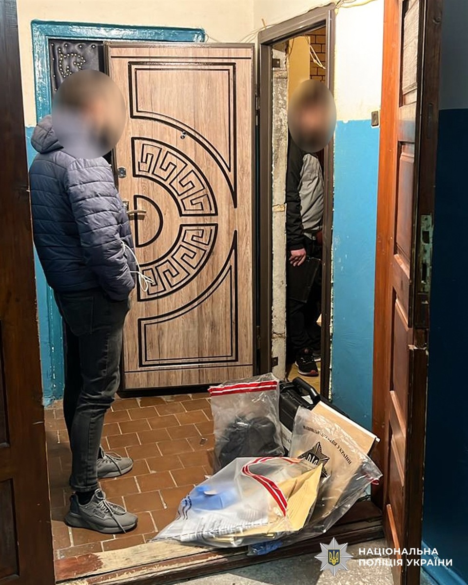 Застілля зі смертельним фіналом у Південноукраїнську: чоловіка виявили мертвим у ліфті