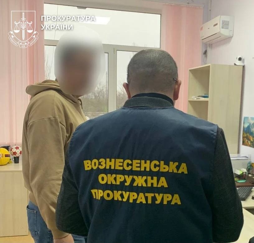 Бюджетні гроші на вулицях Бузького «освітлювали» чужу кишеню: підозра посадовцю у Південноукраїнську