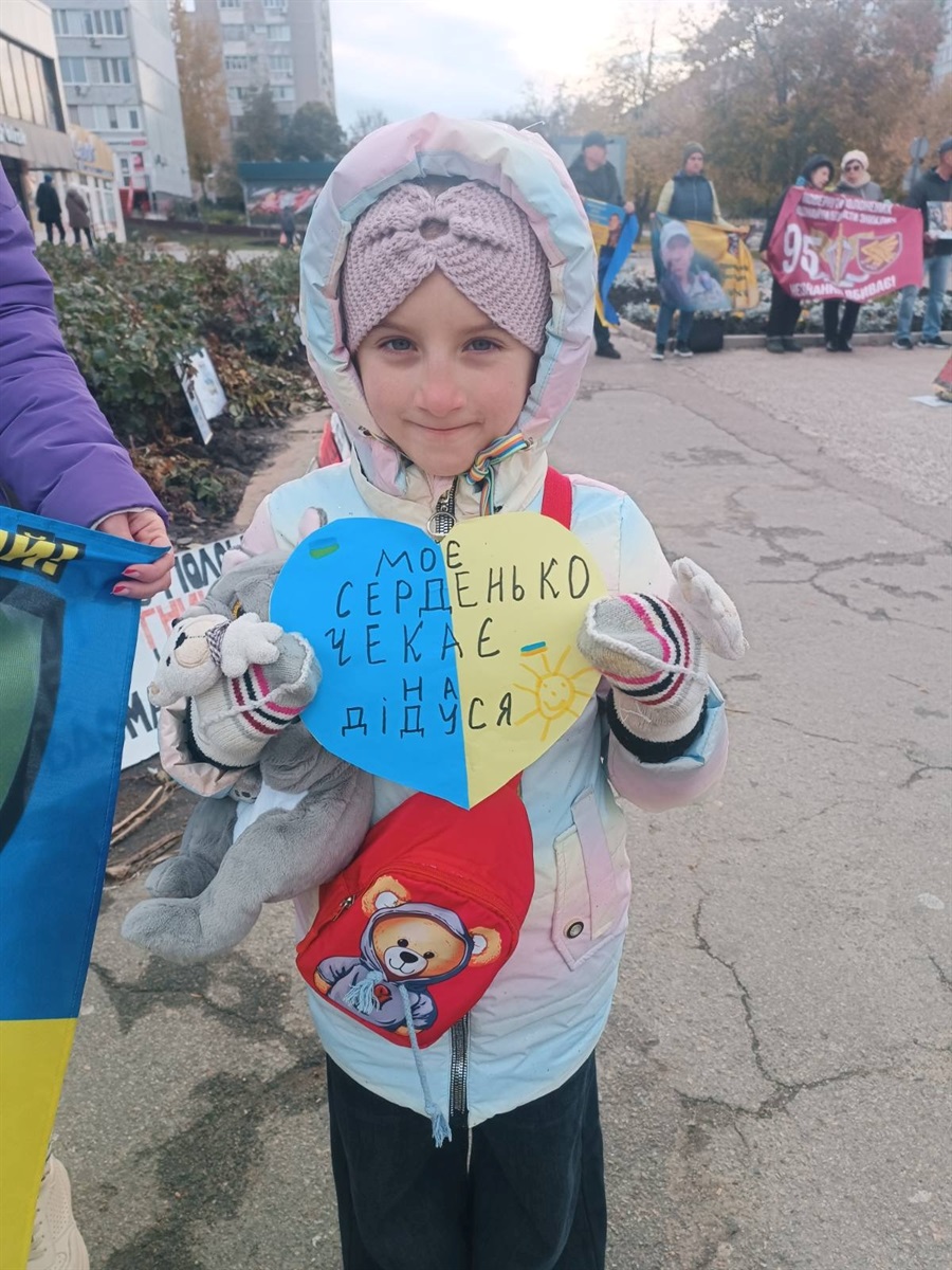 Жінка, яка чекає з війни одразу двох: історія Вікторії Буковської – дружини і доньки захисників