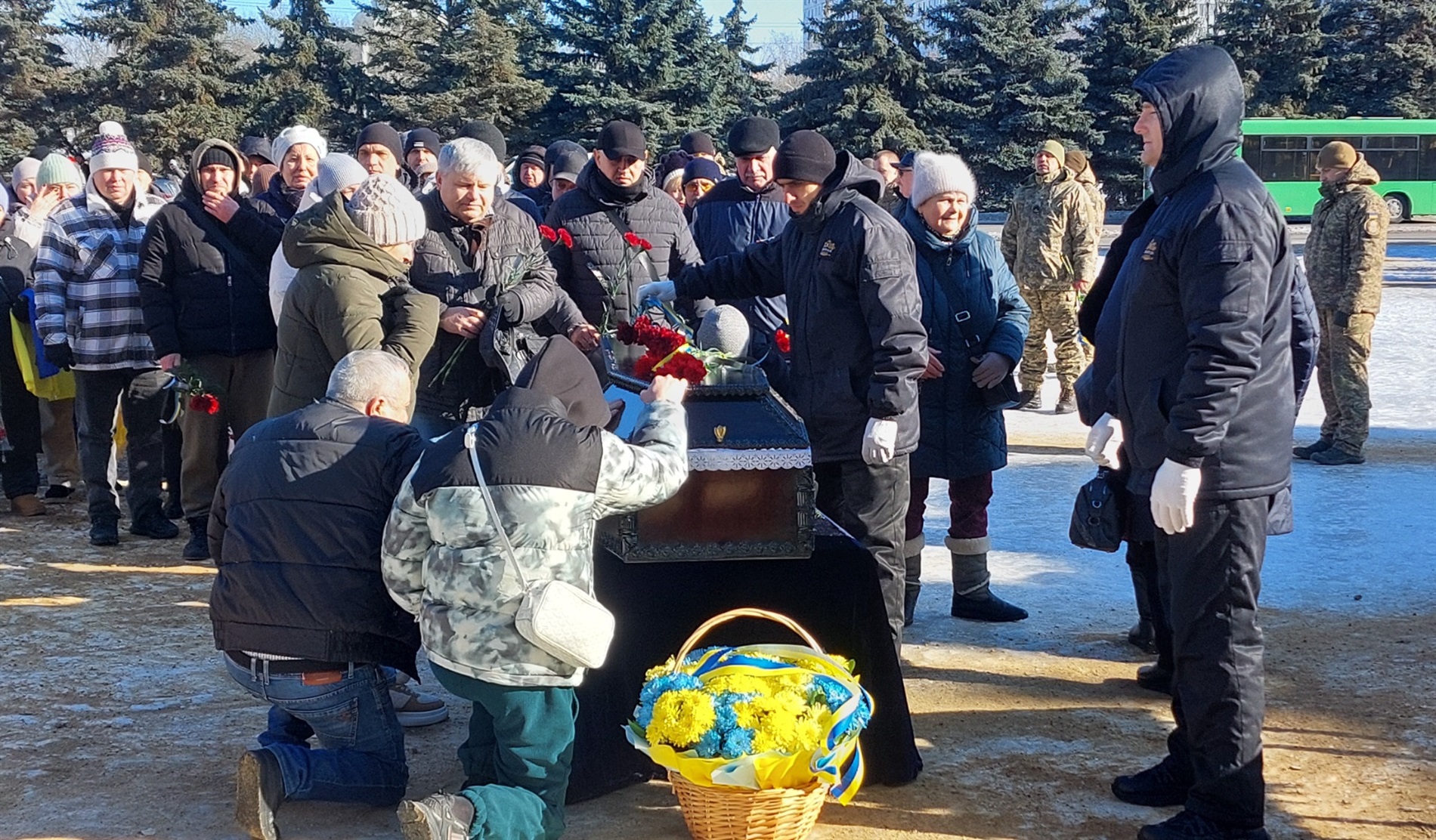 У Південноукраїнську попрощалися з солдатом Андрієм Лупаном, який рік вважався зниклим безвісти