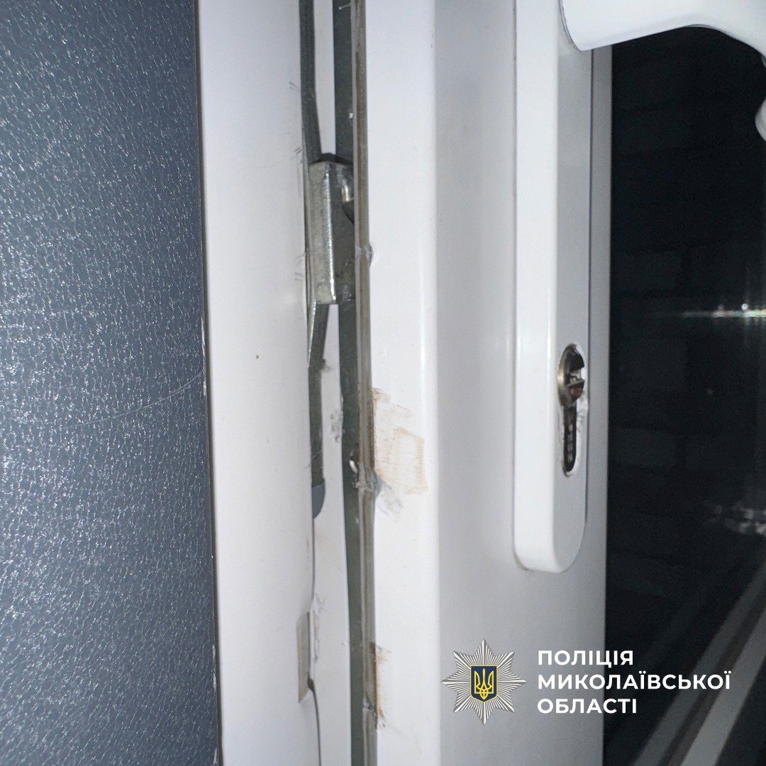 Нічні візити до кав’ярень Первомайська: поліція затримала серійних крадіїв. Відео