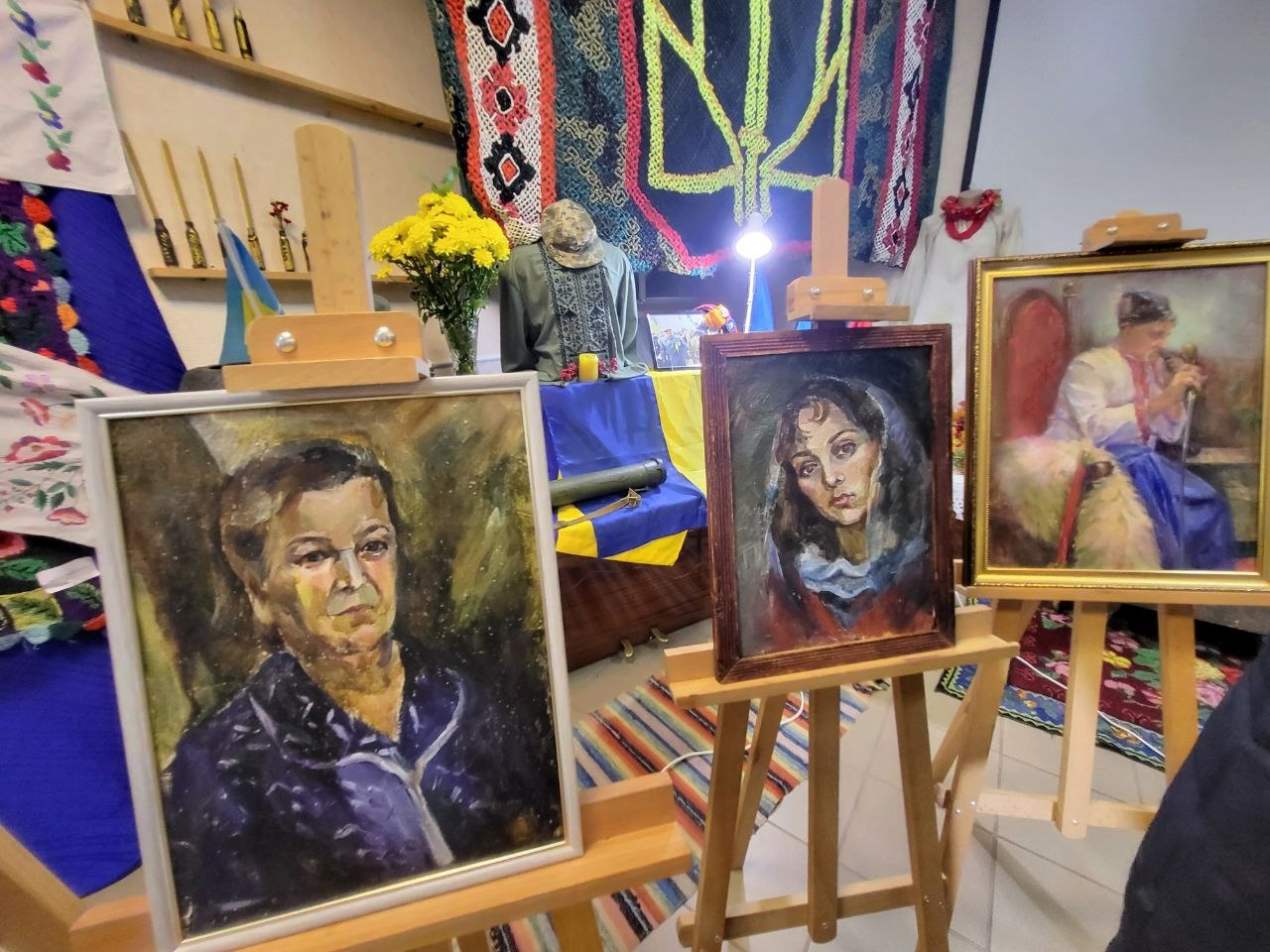 Мова барв – мова душі Наталії Токар, художниці з Південноукраїнська. Фоторепортаж