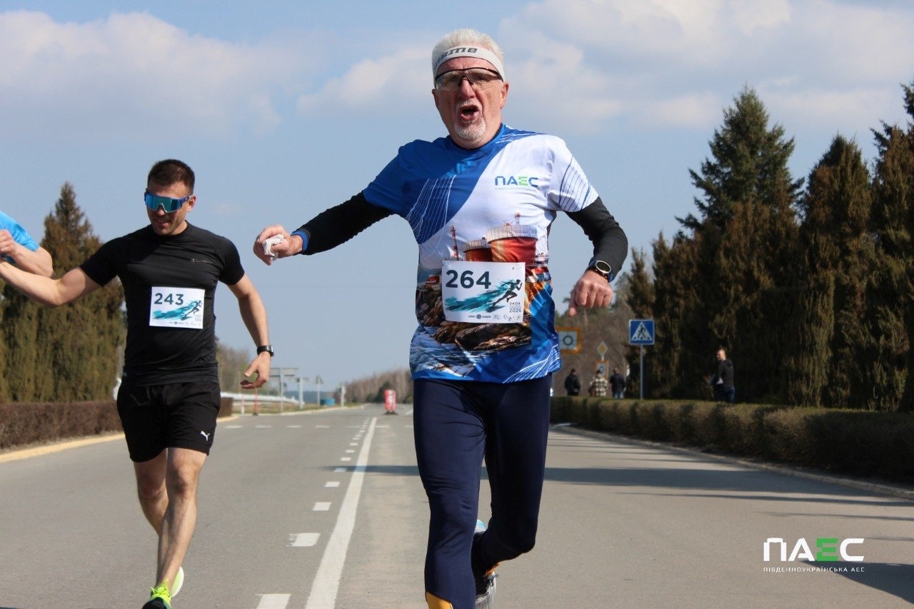 Спортивний десант у Нетішині: 15 працівників ПАЕС здобули 8 індивідуальних нагород