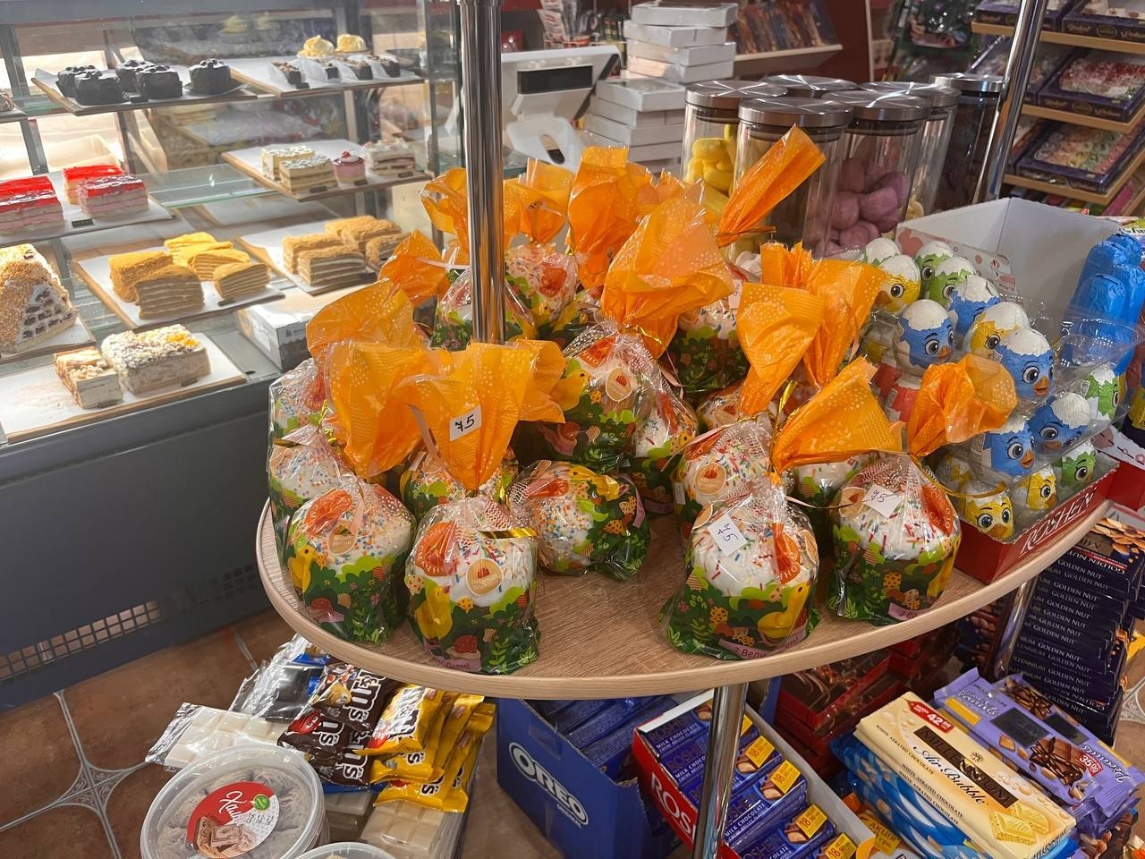 Солодкий моніторинг: скільки коштують великодні паски у Південноукраїнську