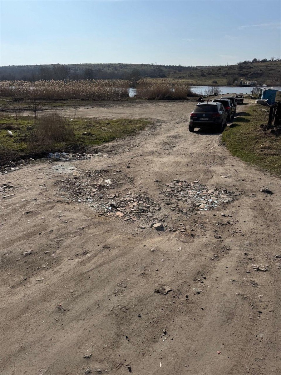 До поромної переправи відремонтували дорогу. Хто цей благодійник?