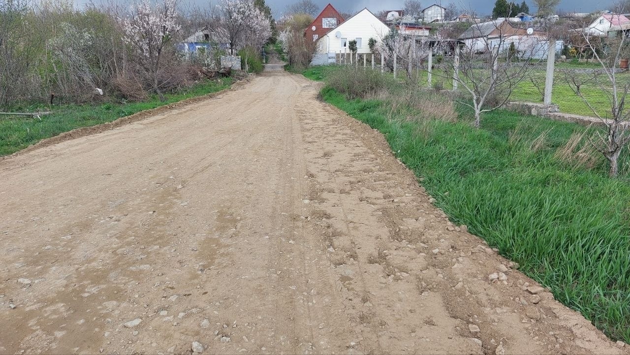 До поромної переправи відремонтували дорогу. Хто цей благодійник?