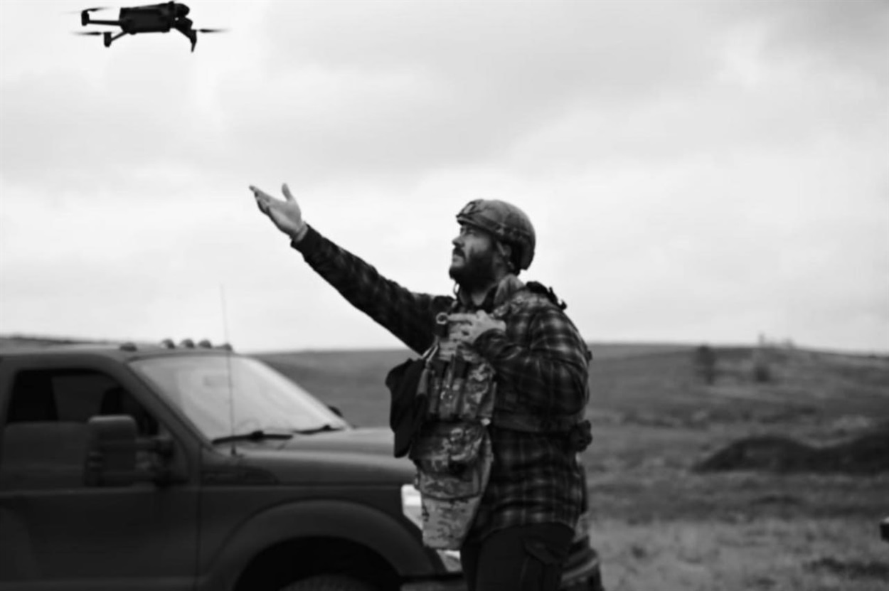 Максим умів працювати з багатьма видами безпілотників.