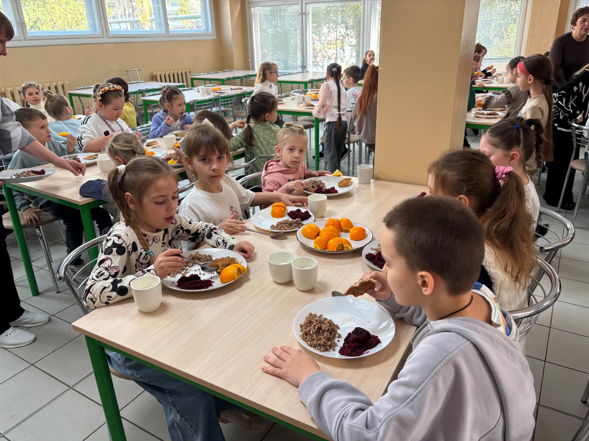 Без булочок і з бобовими: як змінилося харчування школярів у Південноукраїнську