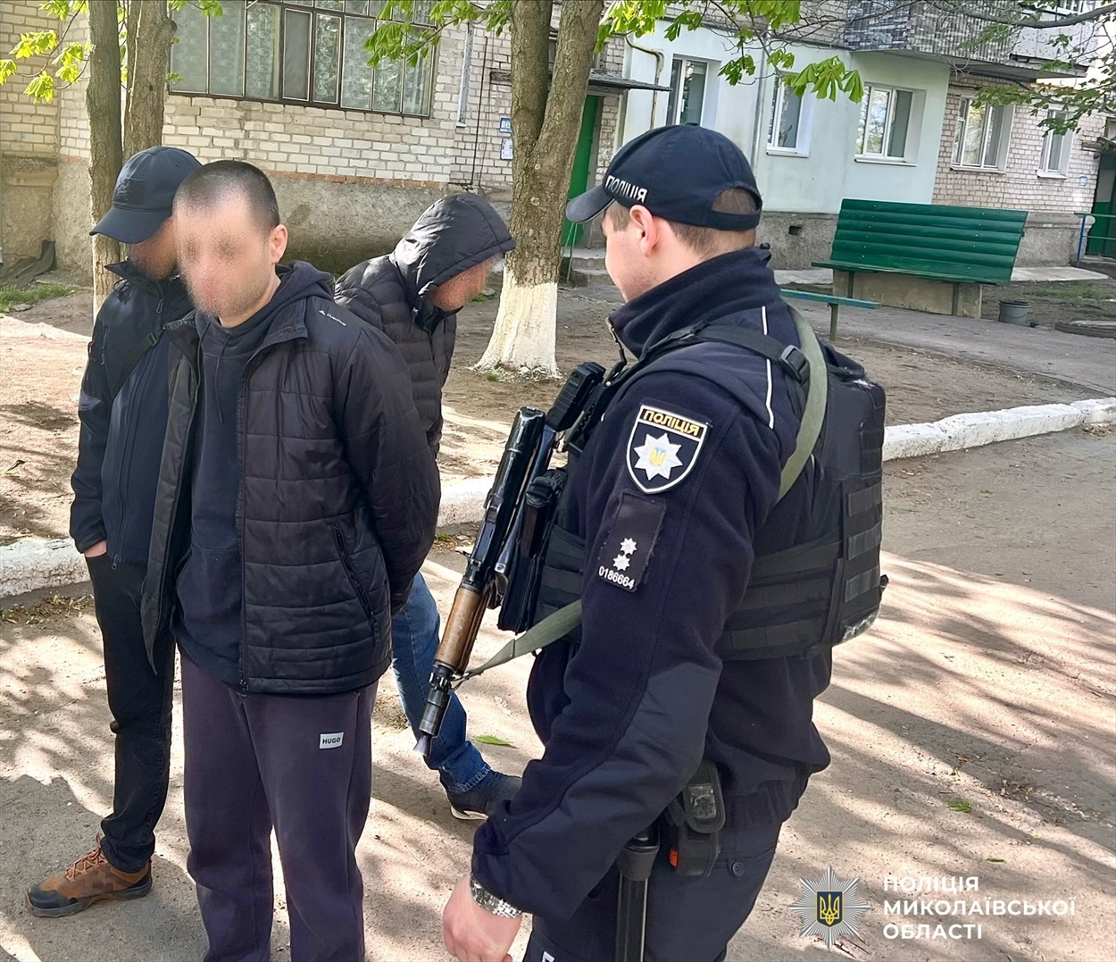 Пів кілограма «товару» в одних руках: у Первомайську затримали підозрюваного в наркоторгівлі