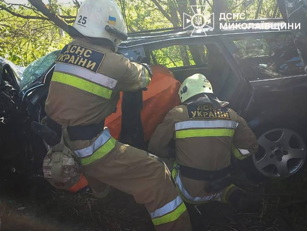 Аварія в Південноукраїнській громаді: троє поранених і розбита Audi