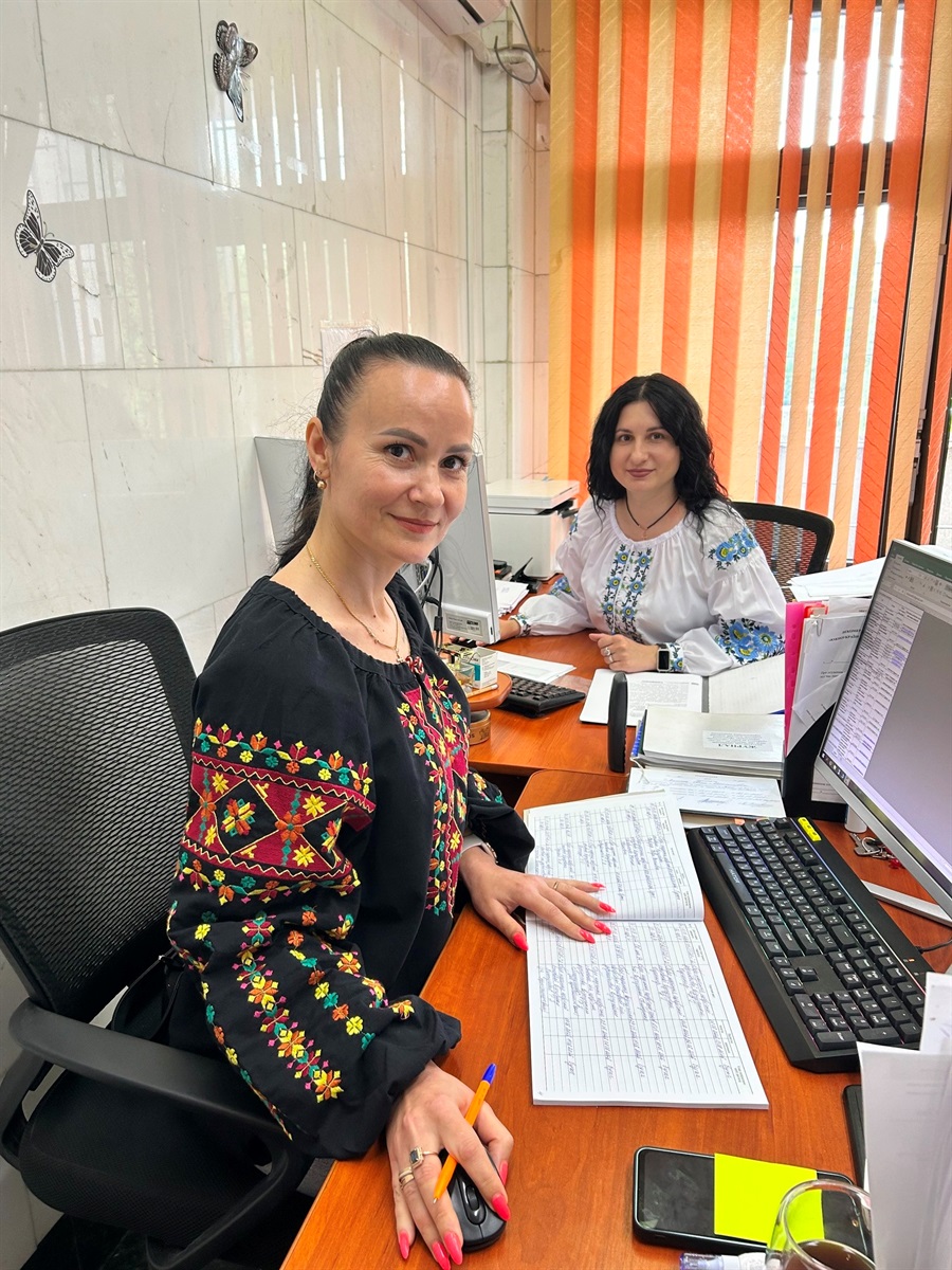 У вишиванках на роботі, навчанні й вдома: добірка фото із соцмереж південноукраїнців