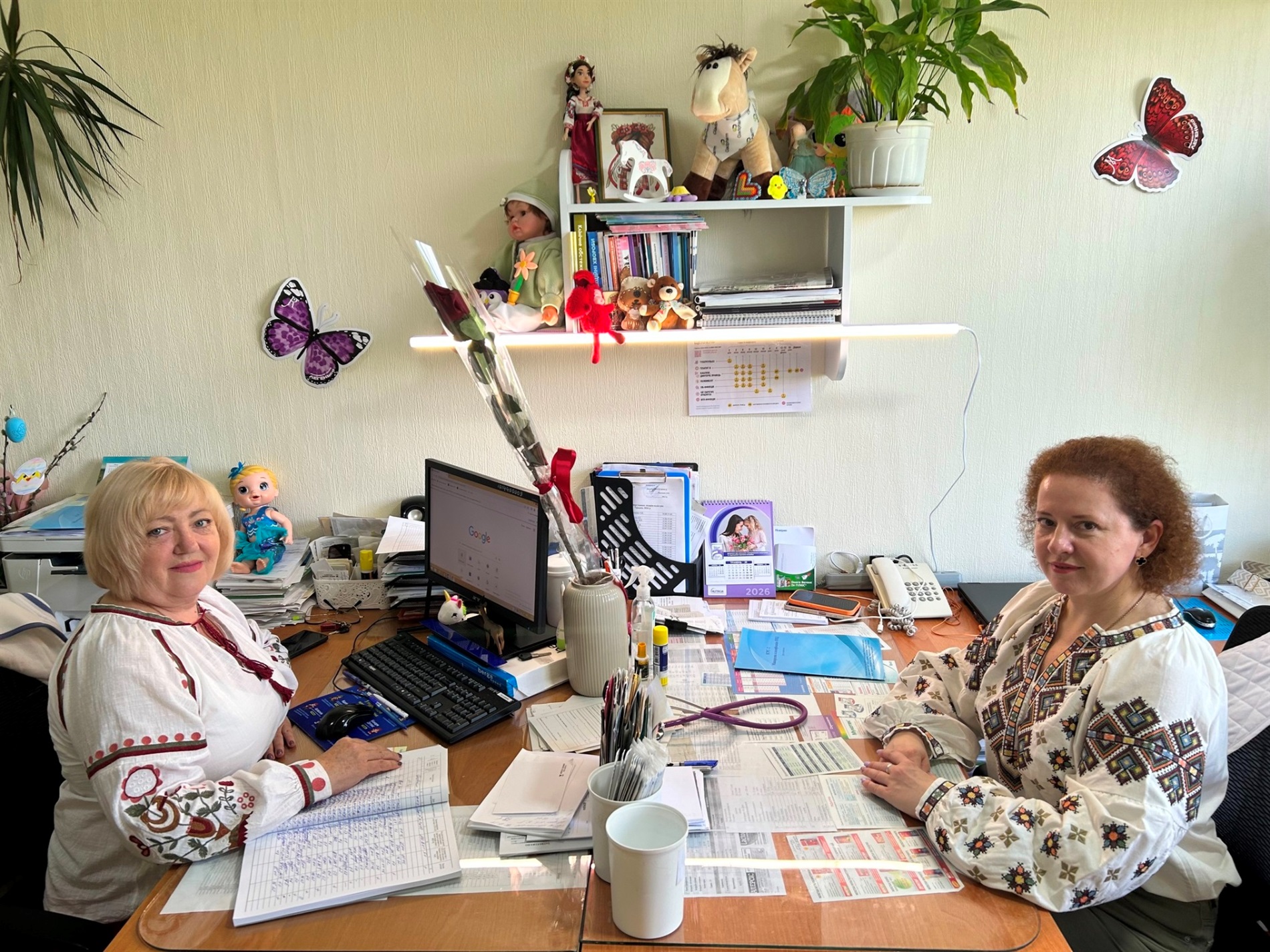 У вишиванках на роботі, навчанні й вдома: добірка фото із соцмереж південноукраїнців