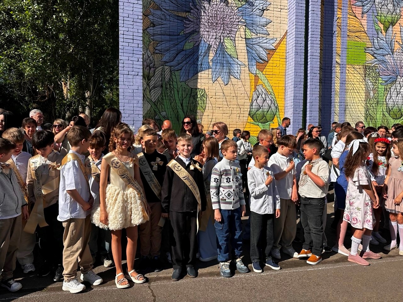 Останній дзвоник 2026 у Південноукраїнській громаді: добірка фото зі святкових лінійок. Оновлюється