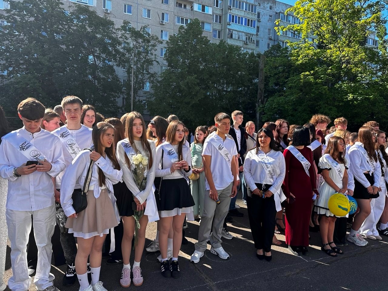 Останній дзвоник 2026 у Південноукраїнській громаді: добірка фото зі святкових лінійок. Оновлюється
