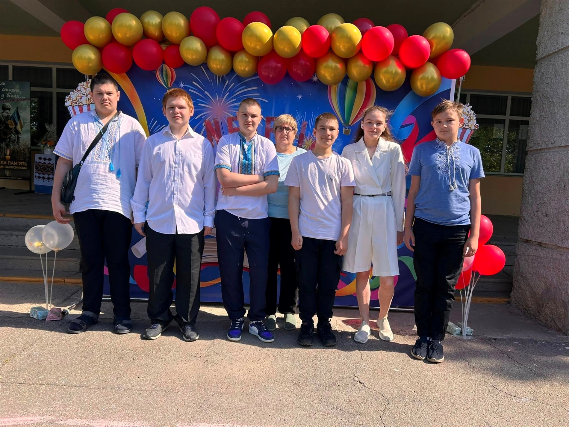 Останній дзвоник 2026 у Південноукраїнській громаді: добірка фото зі святкових лінійок. Оновлюється