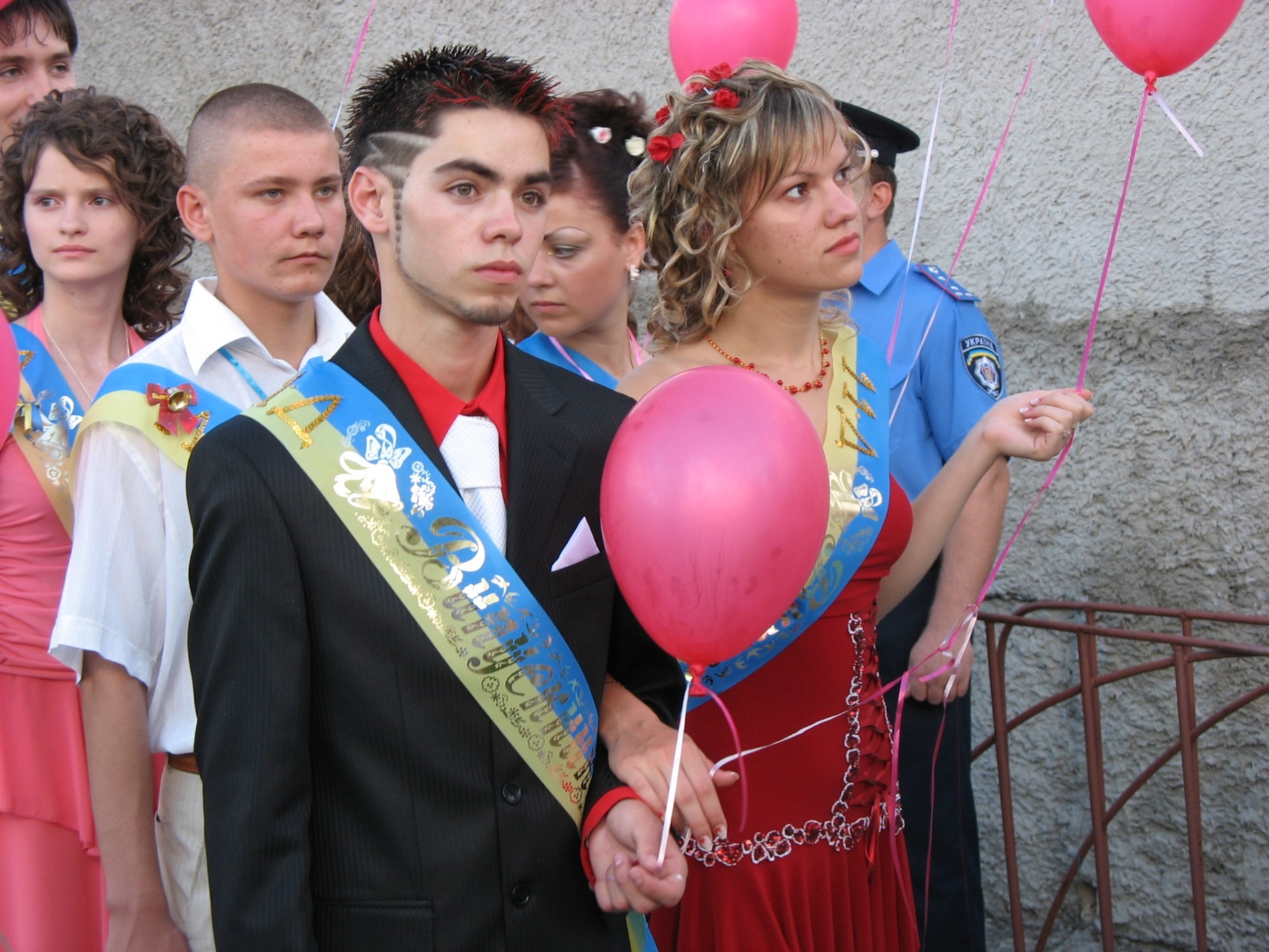 Впізнаєте себе? Архівні фото випускних Південноукраїнська 2005–2019 років