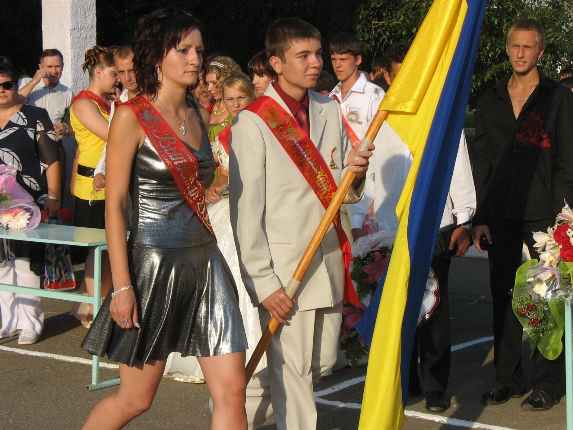Впізнаєте себе? Архівні фото випускних Південноукраїнська 2005–2019 років