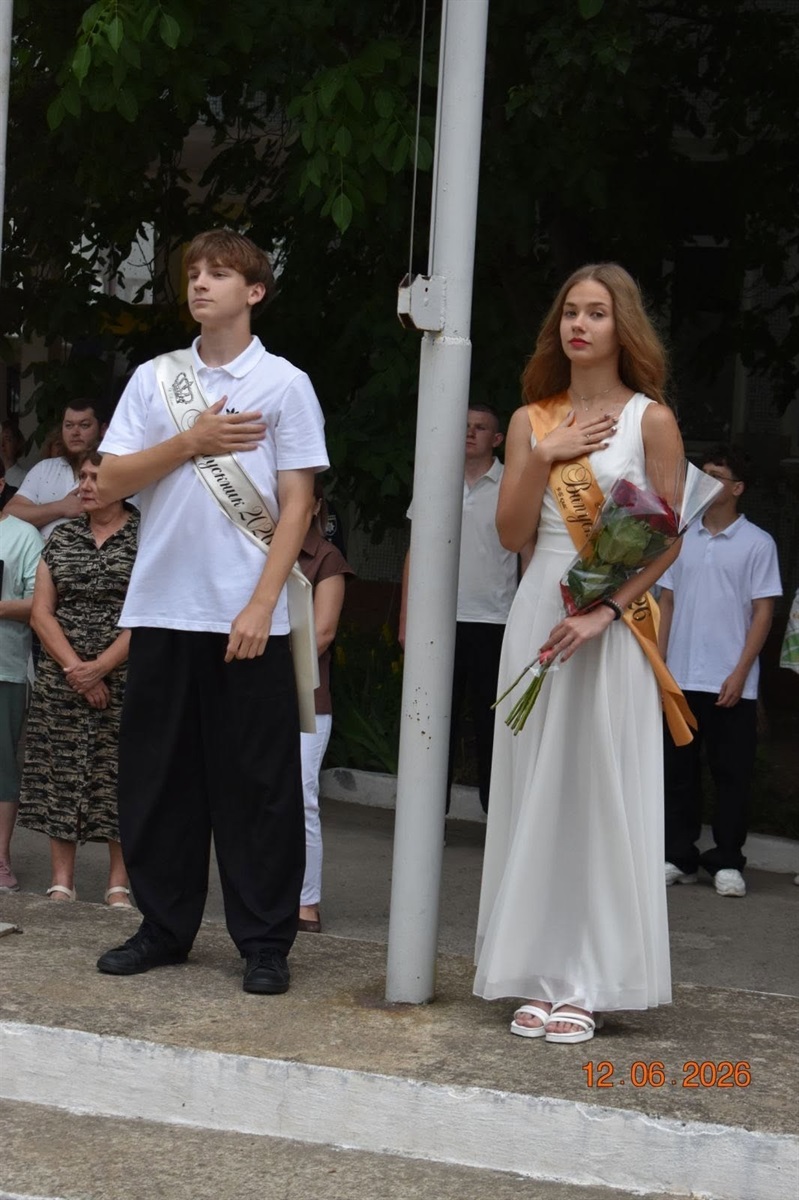 Дев’ятикласники Південноукраїнської громади прощалися зі школою. Добірка світлин із випускних