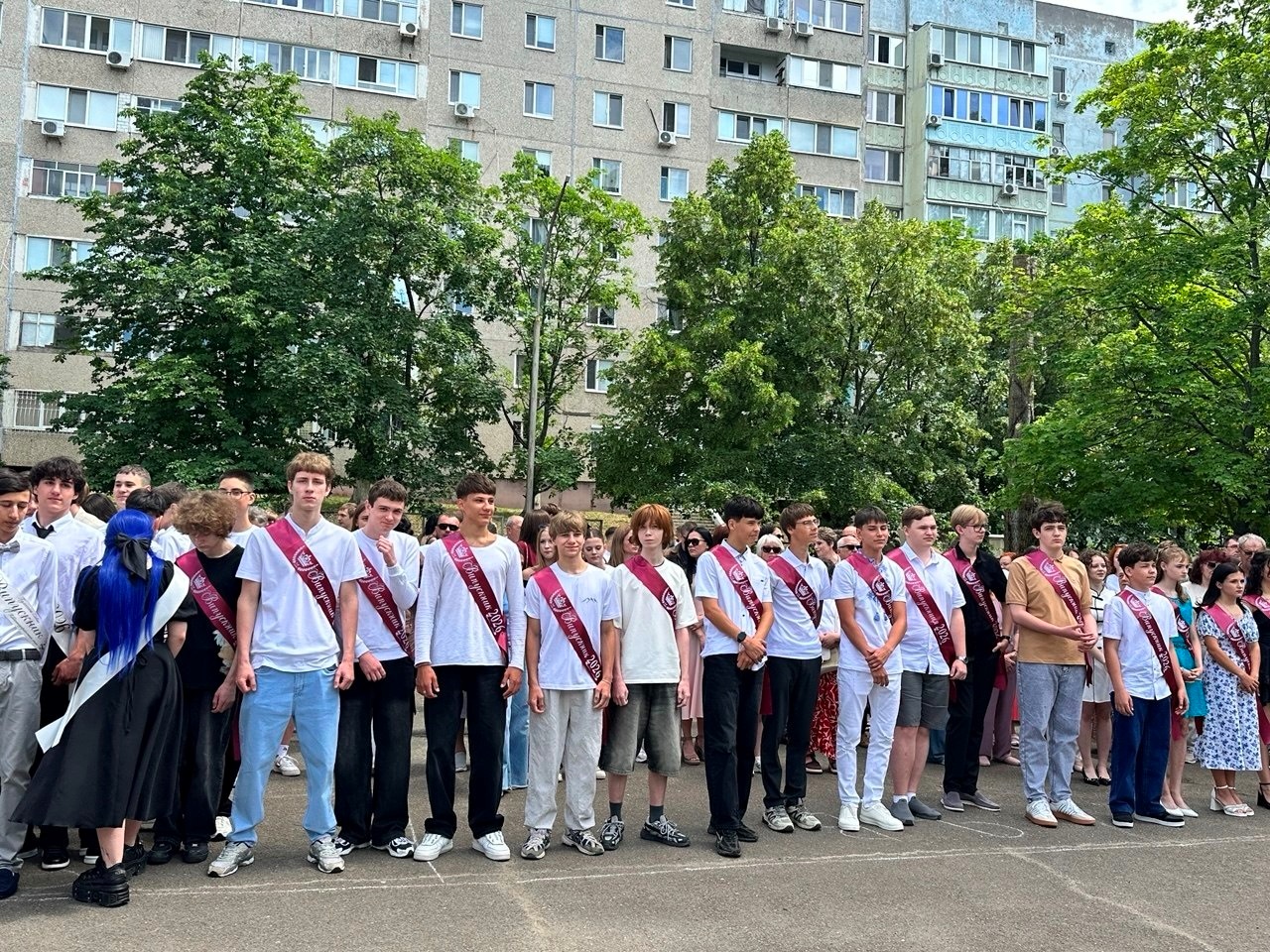 Дев’ятикласники Південноукраїнської громади прощалися зі школою. Добірка світлин із випускних