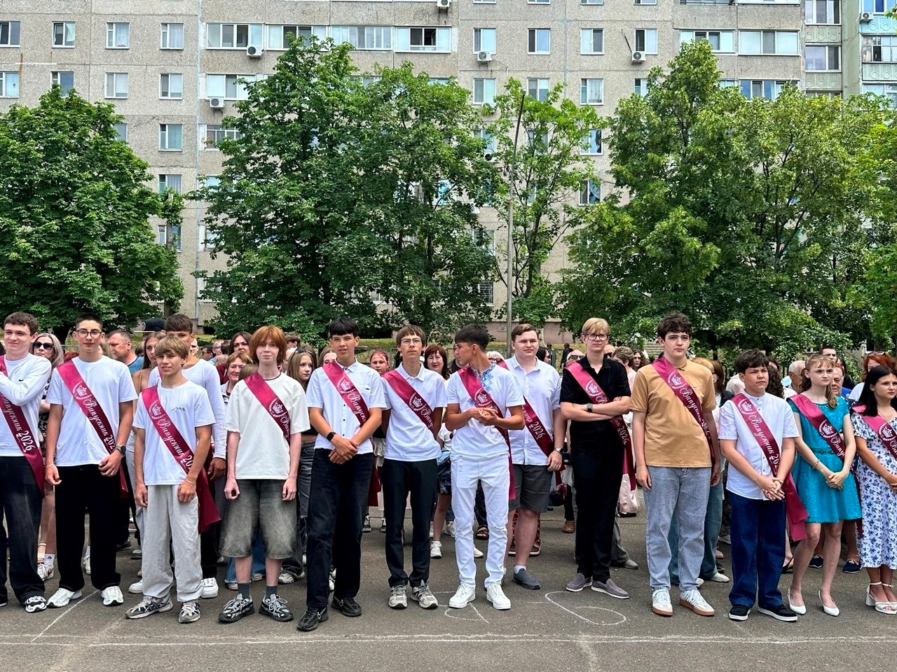 Дев’ятикласники Південноукраїнської громади прощалися зі школою. Добірка світлин із випускних