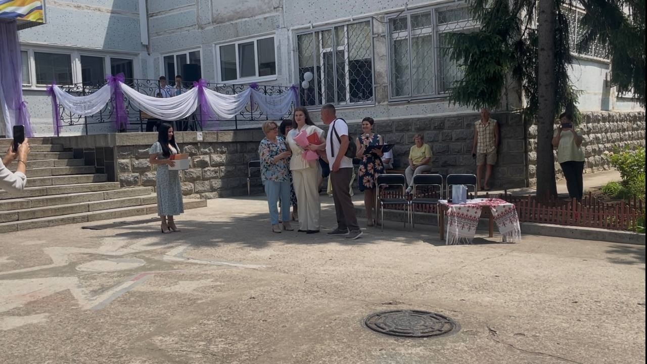 Дев’ятикласники Південноукраїнської громади прощалися зі школою. Добірка світлин із випускних