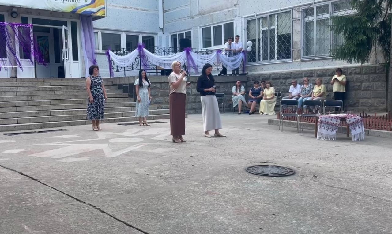 Дев’ятикласники Південноукраїнської громади прощалися зі школою. Добірка світлин із випускних