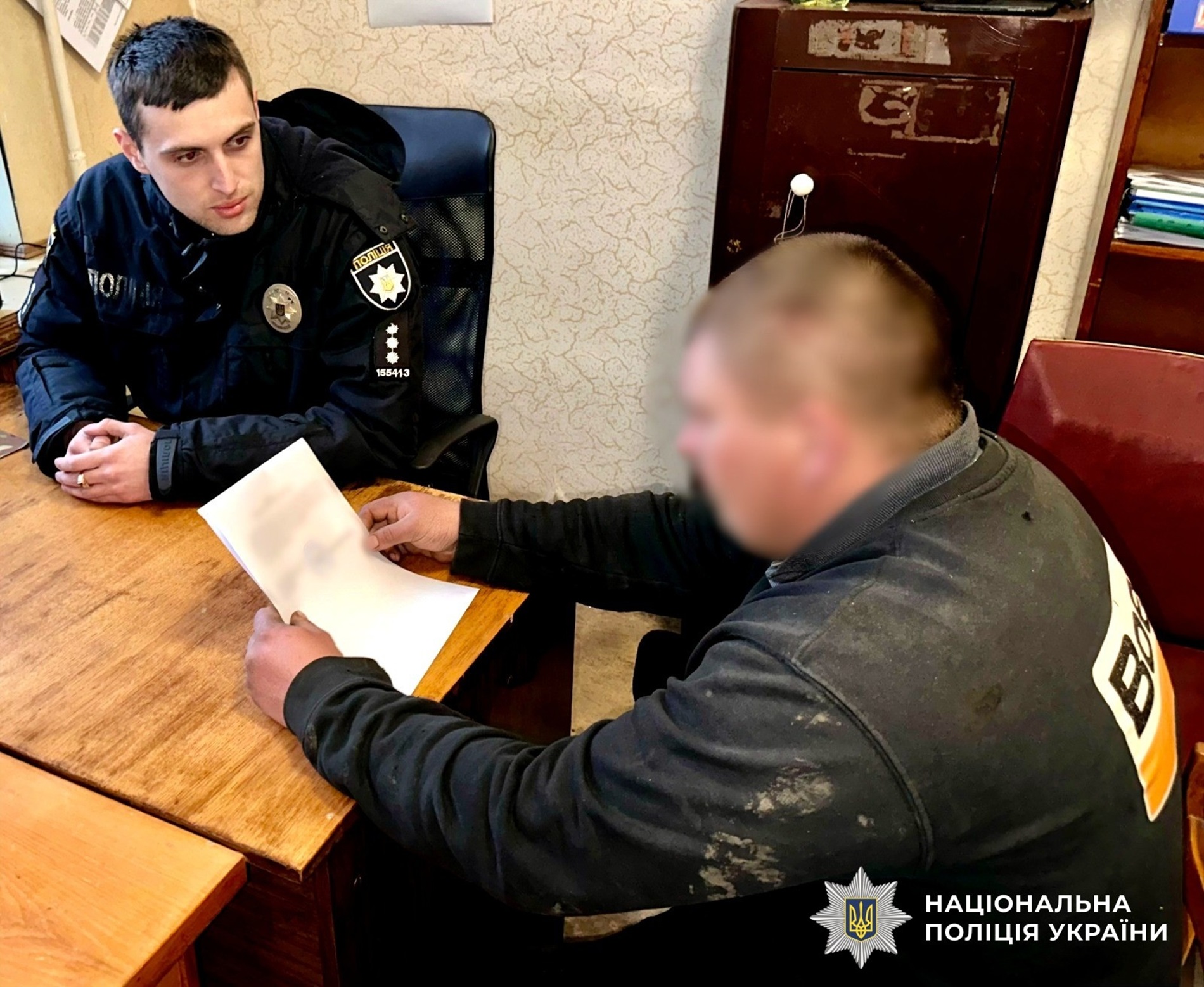 Бізнес на пеньках: на Первомайщині викрили групу, яка знищила цінні дерева на мільйони