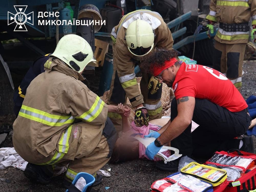 Страшна ДТП з маршруткою на Миколаївщині: загинули 12 людей, у Миколаєві буде день жалоби. Відео